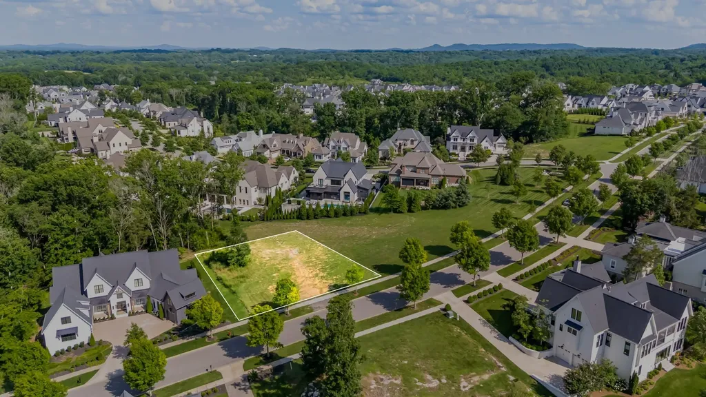 8568 Heirloom Boulevard College Grove TN 37046