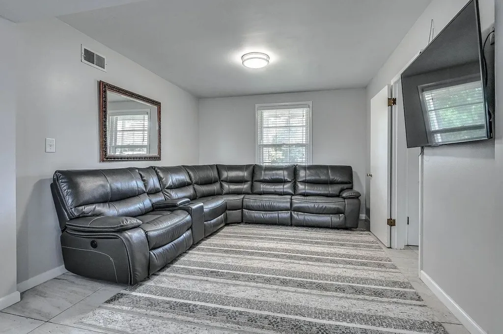 655 Harding Place Nashville TN 37211