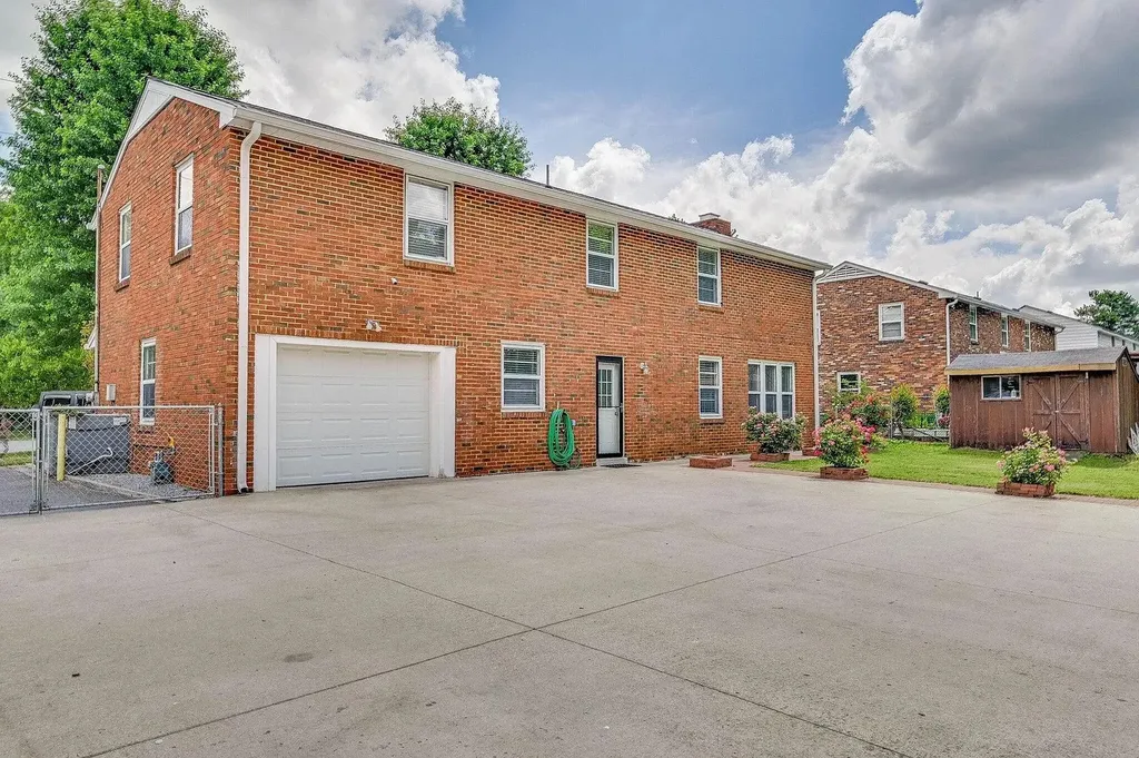 655 Harding Place Nashville TN 37211