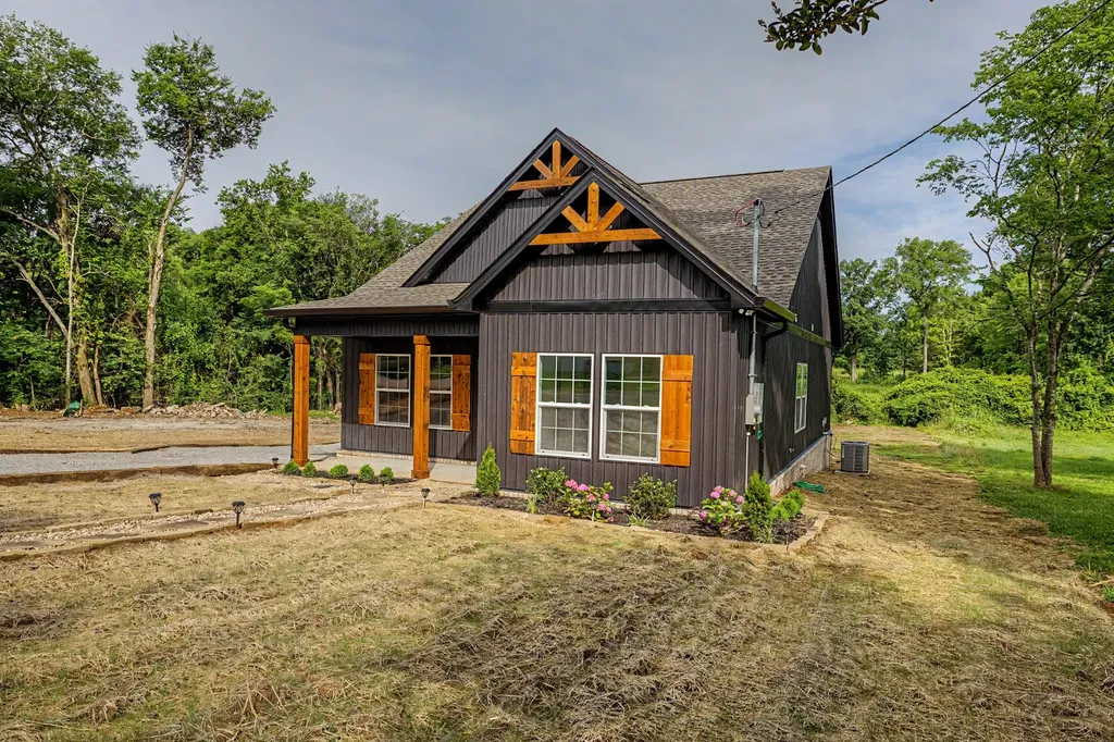 224 Hickory Avenue Lewisburg TN 37091