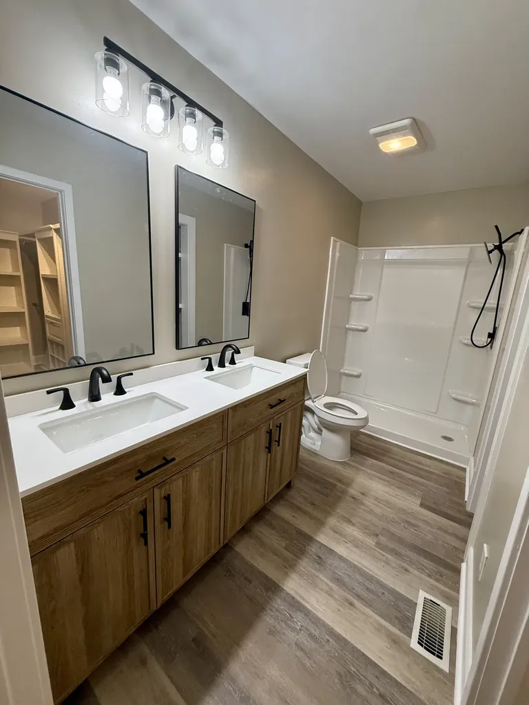 6 Mason Lane Brush Creek TN 38547