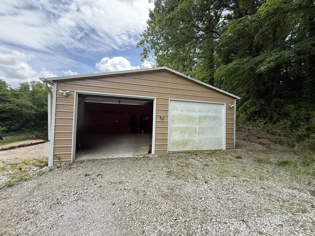 6 Mason Lane Brush Creek TN 38547