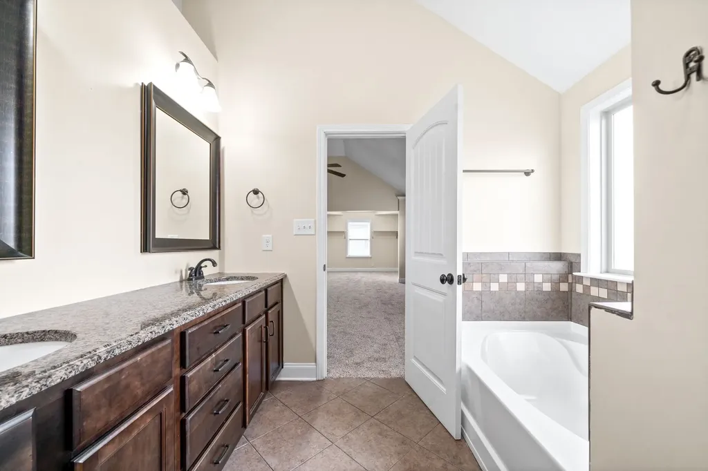 2976 Mcmanus Circle Clarksville TN 37042