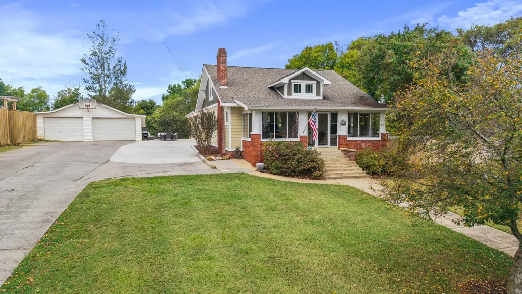 621 Highland Avenue, NW Cleveland TN 37311