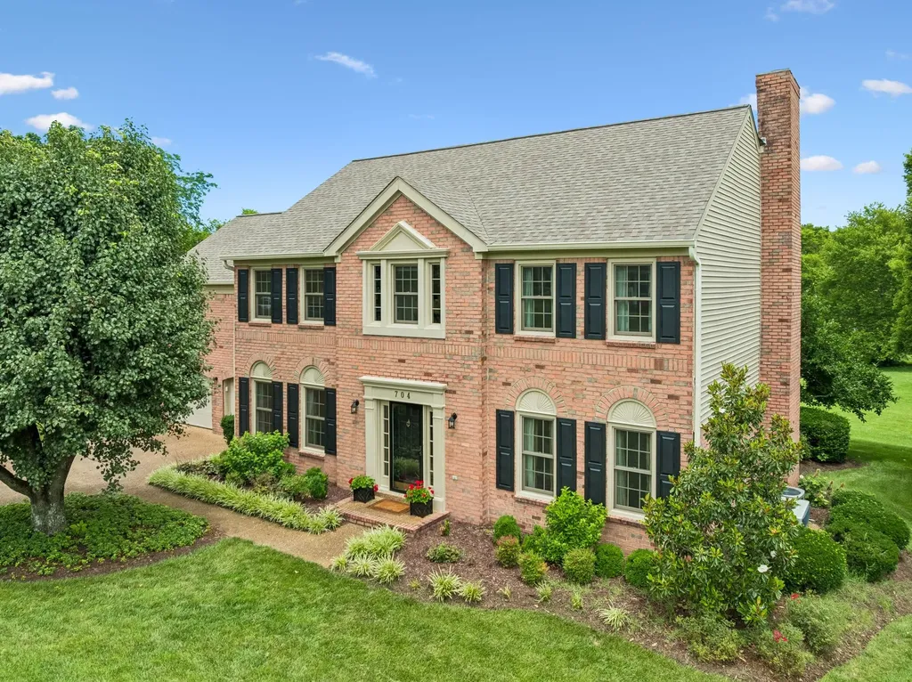 704 Helmsdale Pl, S Brentwood TN 37027