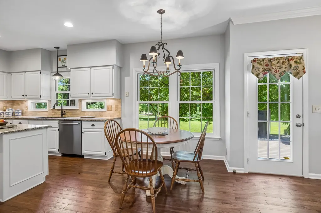 704 Helmsdale Pl, S Brentwood TN 37027