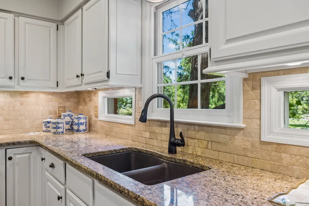 704 Helmsdale Pl, S Brentwood TN 37027