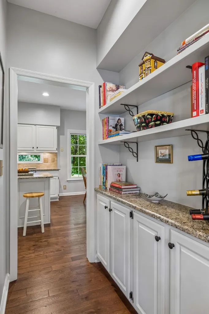 704 Helmsdale Pl, S Brentwood TN 37027