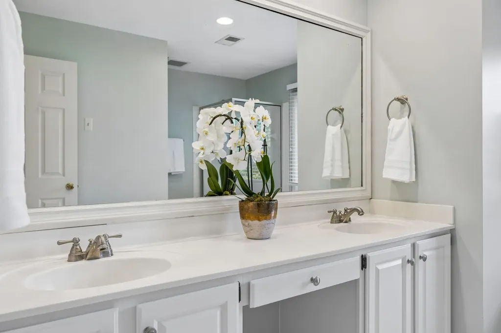 704 Helmsdale Pl, S Brentwood TN 37027