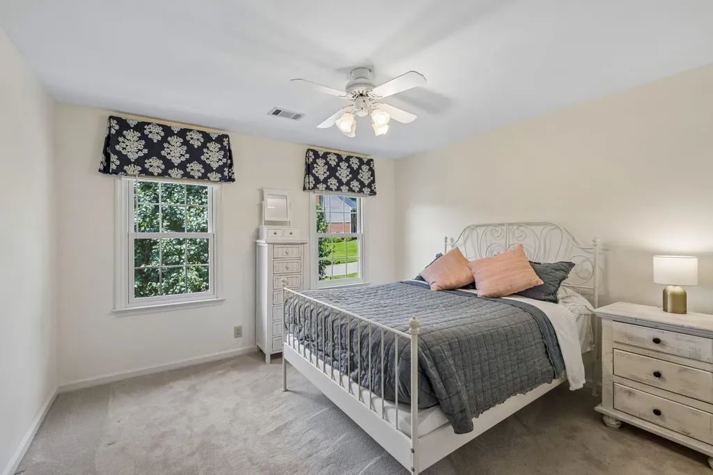 704 Helmsdale Pl, S Brentwood TN 37027