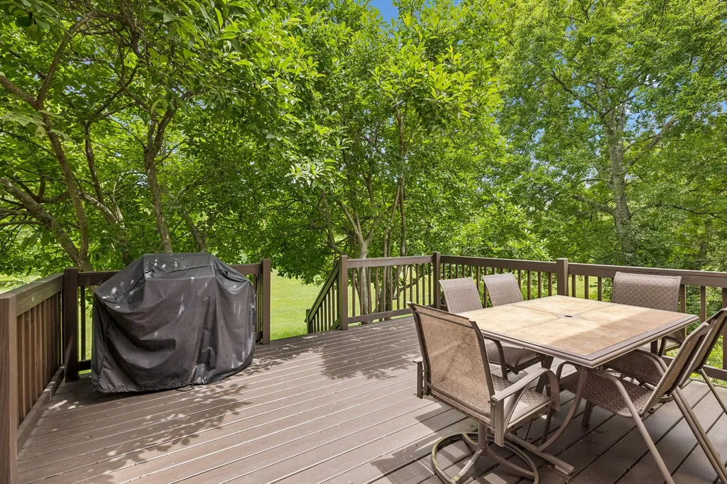 704 Helmsdale Pl, S Brentwood TN 37027