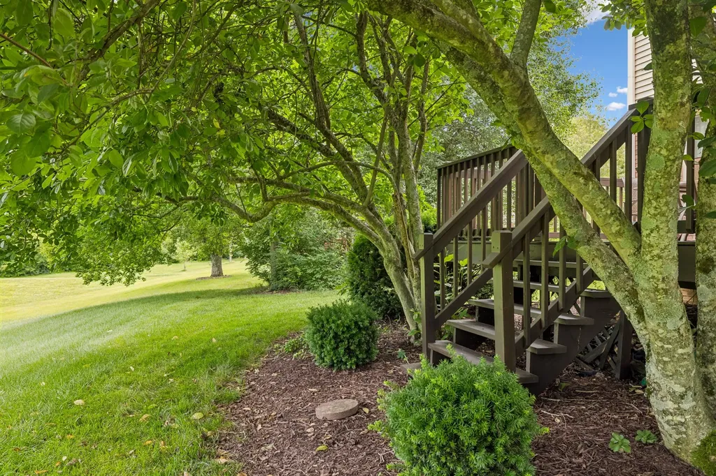 704 Helmsdale Pl, S Brentwood TN 37027