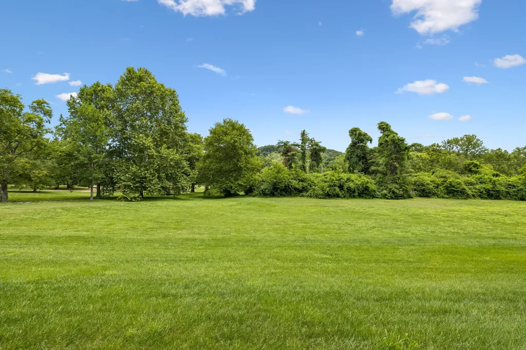 704 Helmsdale Pl, S Brentwood TN 37027