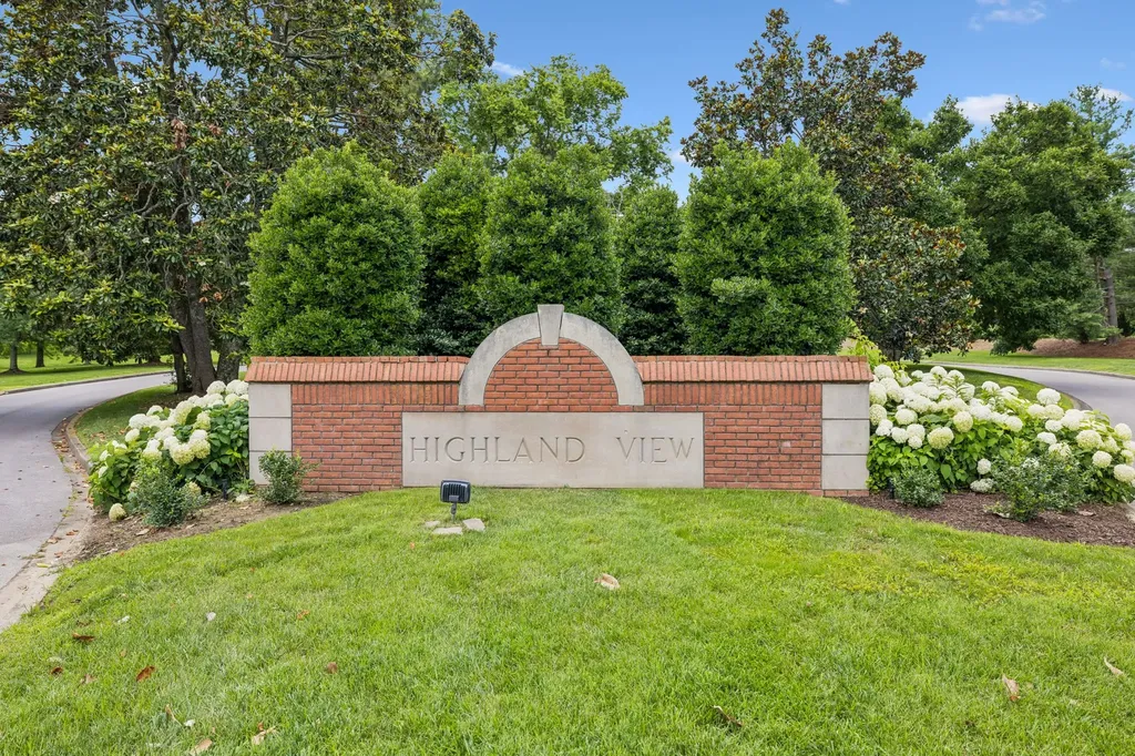704 Helmsdale Pl, S Brentwood TN 37027