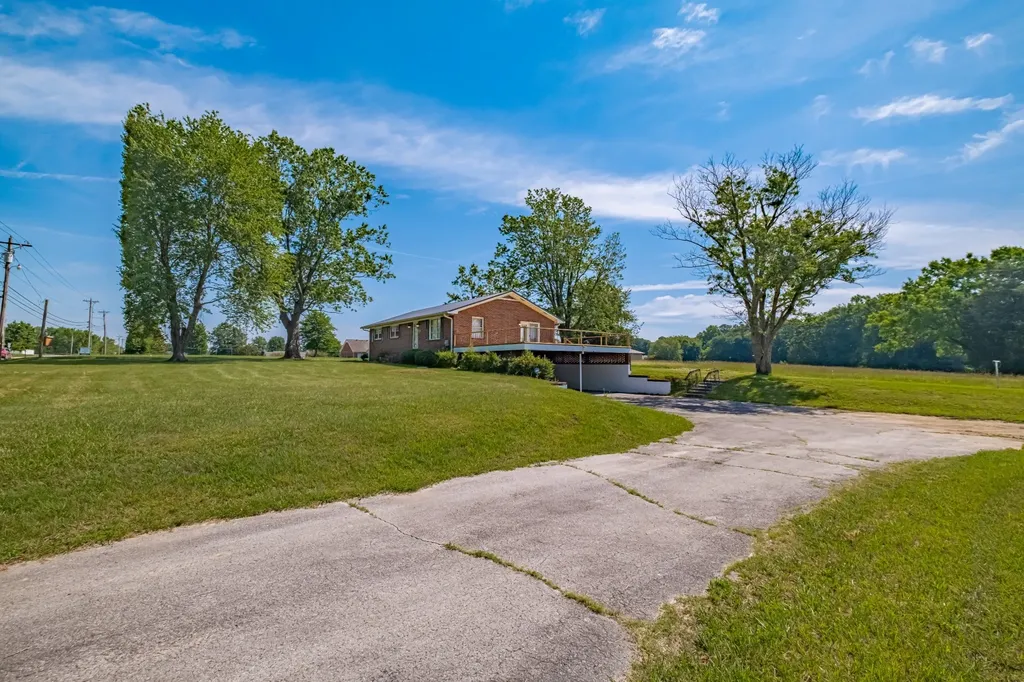 1319 Hills Chapel Road Manchester TN 37355