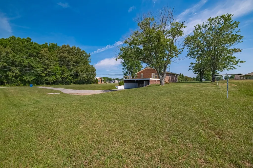 1319 Hills Chapel Road Manchester TN 37355