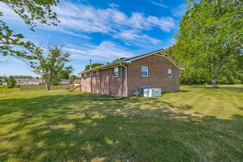 1319 Hills Chapel Road Manchester TN 37355