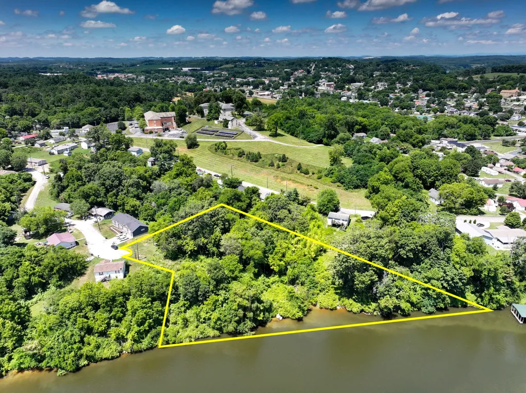 100 Riverview Drive Loudon TN 37774