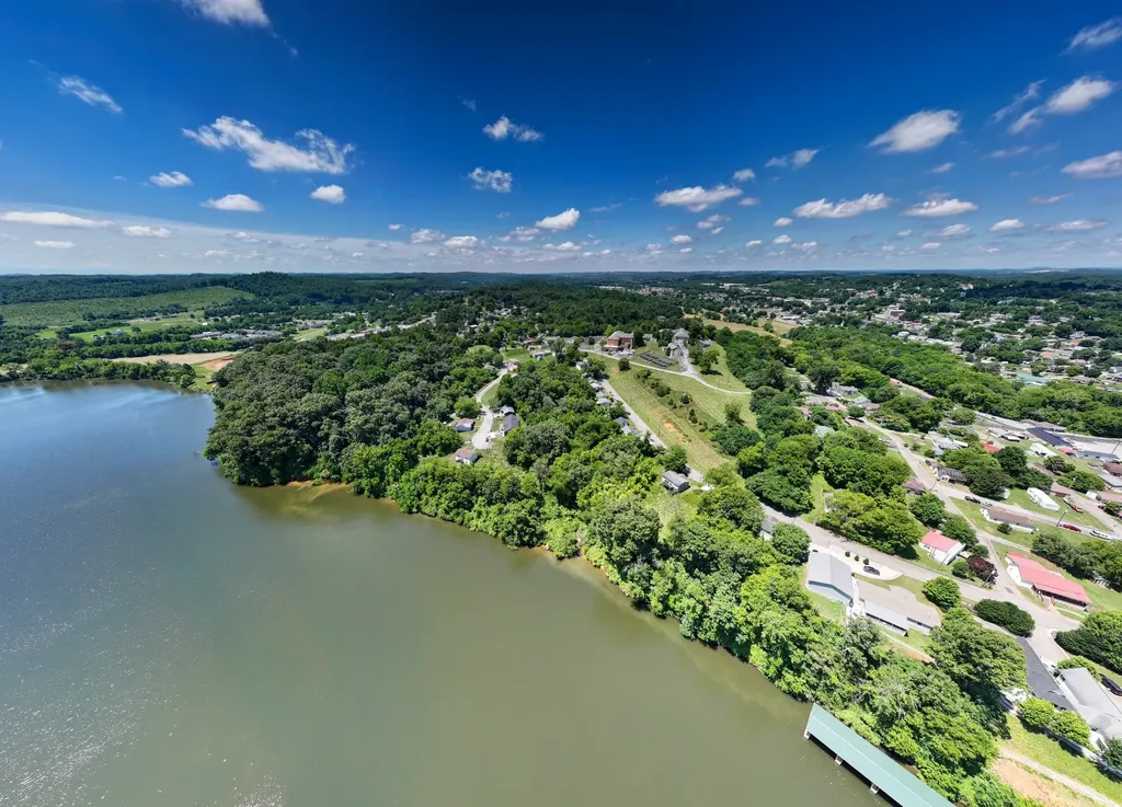 100 Riverview Drive Loudon TN 37774