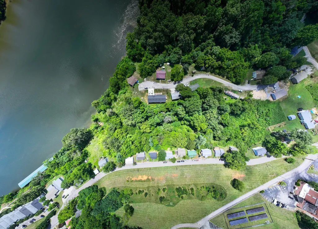 100 Riverview Drive Loudon TN 37774