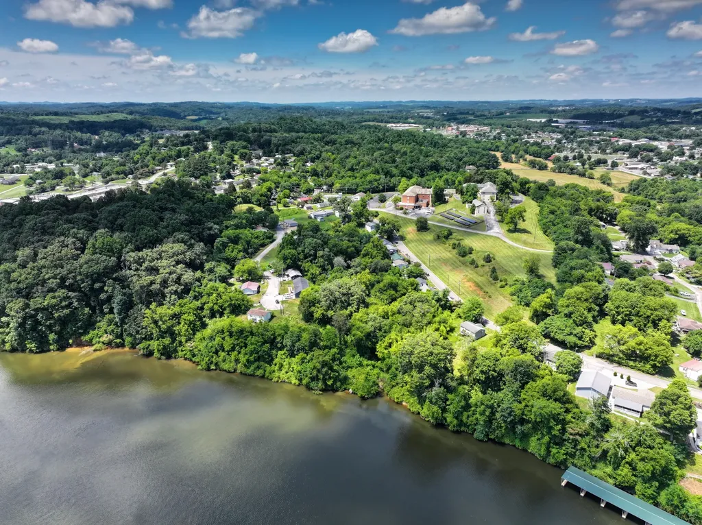 100 Riverview Drive Loudon TN 37774