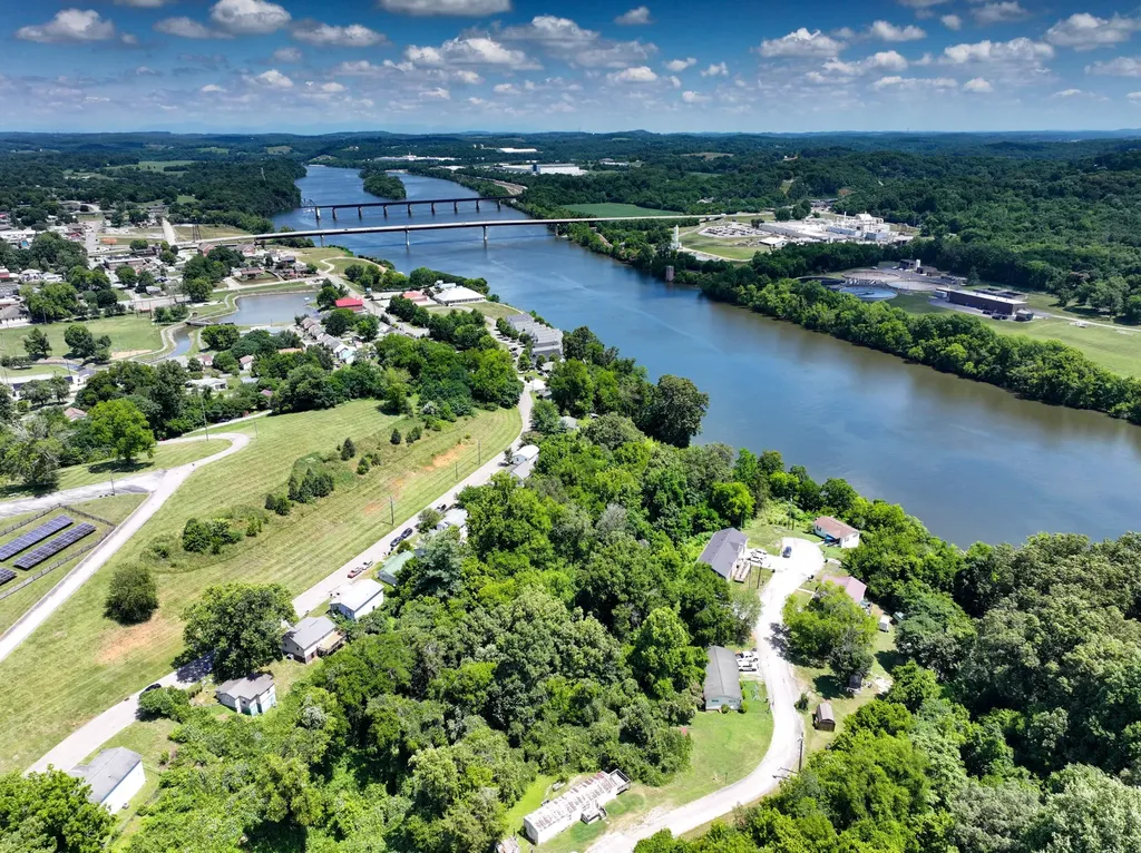 100 Riverview Drive Loudon TN 37774