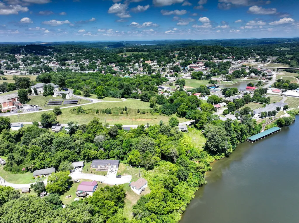 100 Riverview Drive Loudon TN 37774