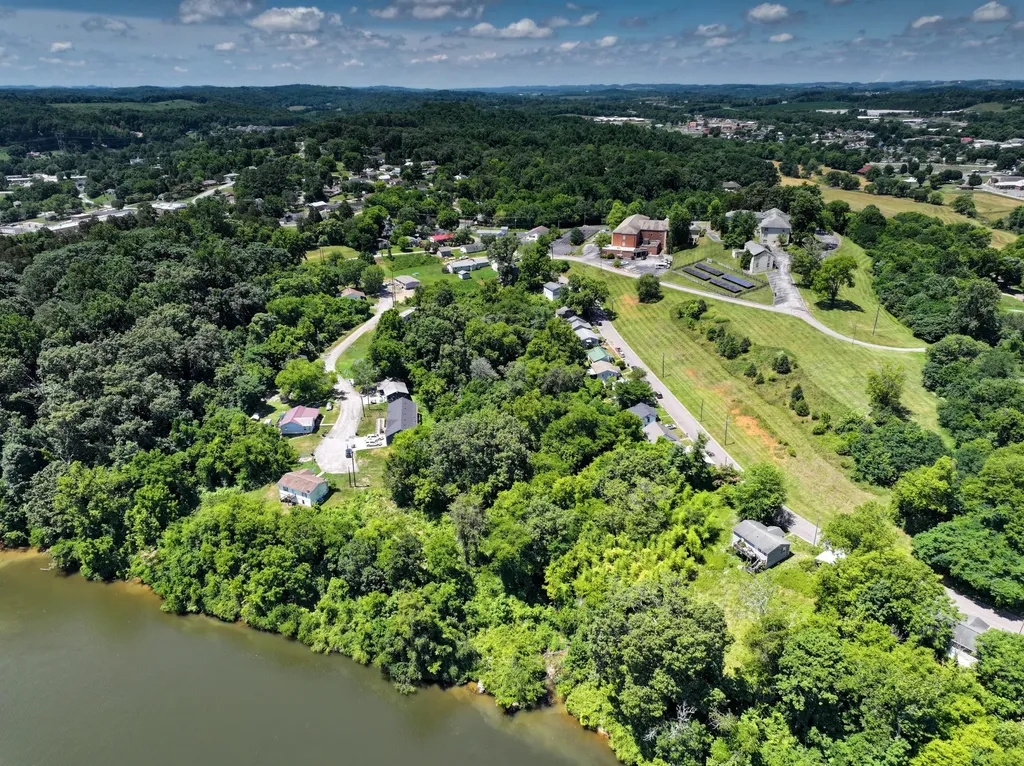 100 Riverview Drive Loudon TN 37774
