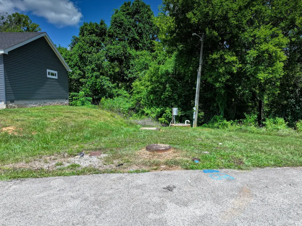 100 Riverview Drive Loudon TN 37774