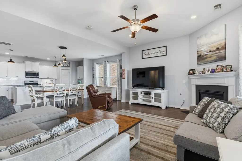 300 Blackthorn Lane Gallatin TN 37066
