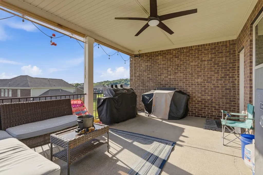 300 Blackthorn Lane Gallatin TN 37066