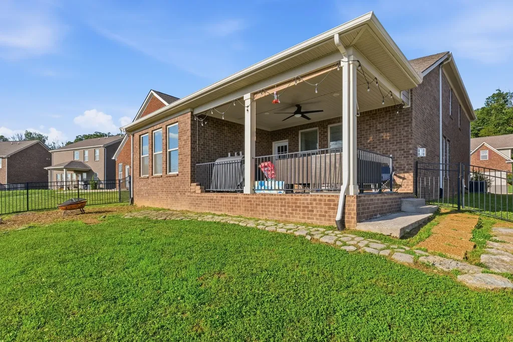 300 Blackthorn Lane Gallatin TN 37066