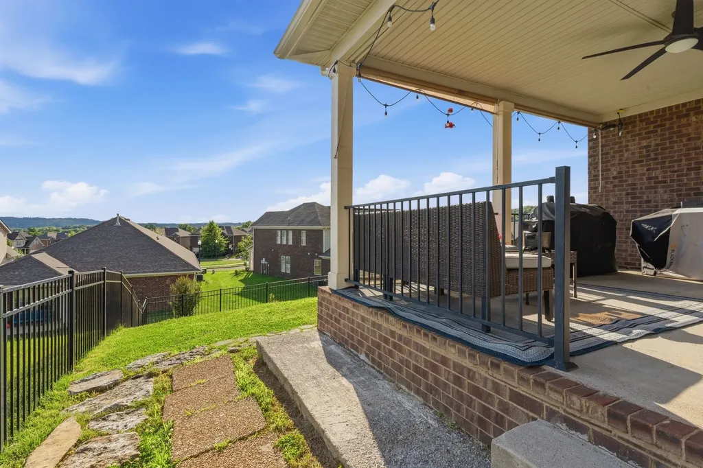 300 Blackthorn Lane Gallatin TN 37066