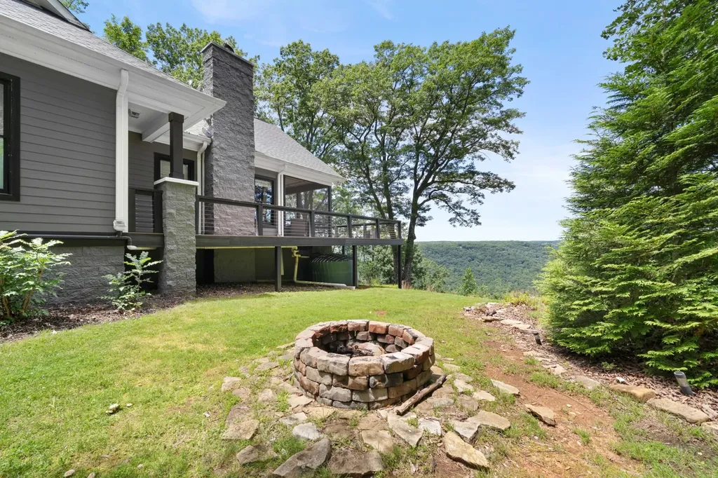 2245 Ravens Den Road Sewanee TN 37375