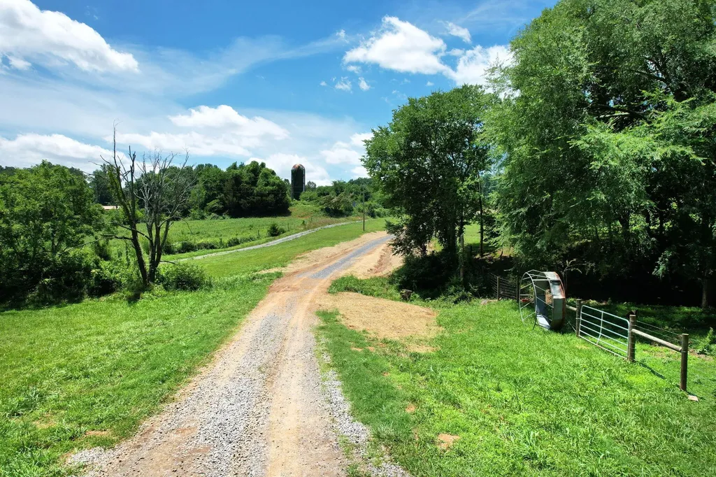4 Hughes Road, SE Cleveland TN 37323