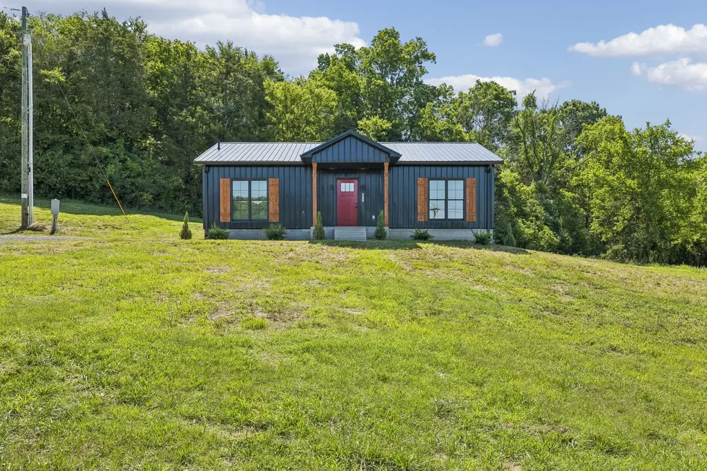 8465 Hartsville Pike Lebanon TN 37087