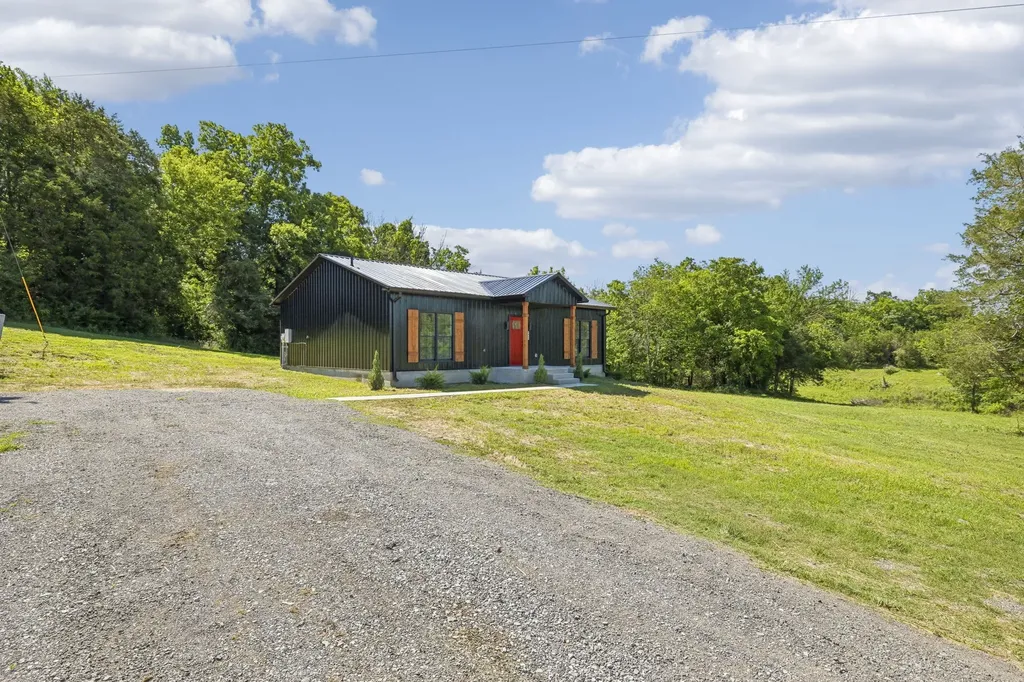 8465 Hartsville Pike Lebanon TN 37087