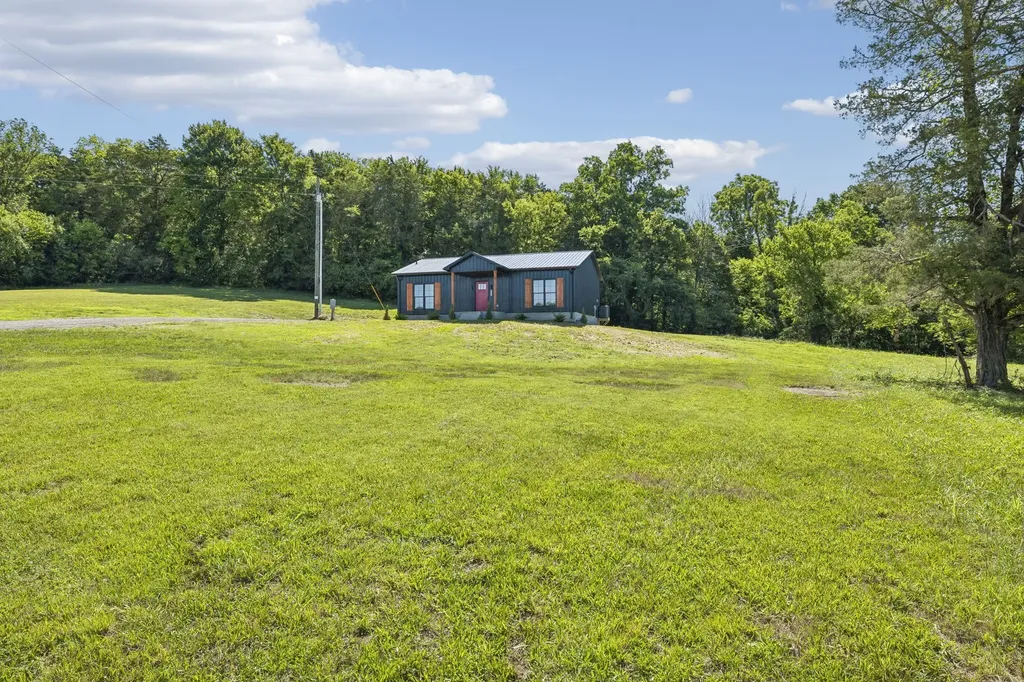 8465 Hartsville Pike Lebanon TN 37087