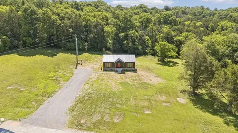 8465 Hartsville Pike Lebanon TN 37087