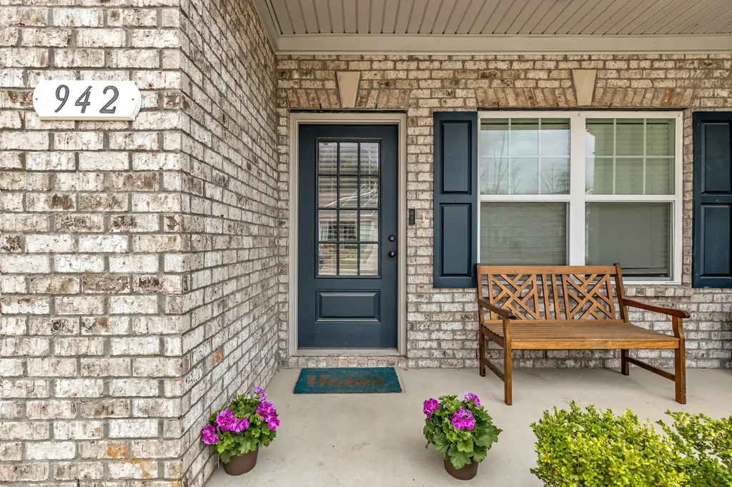 942 Millstream Dr, N Nashville TN 37218