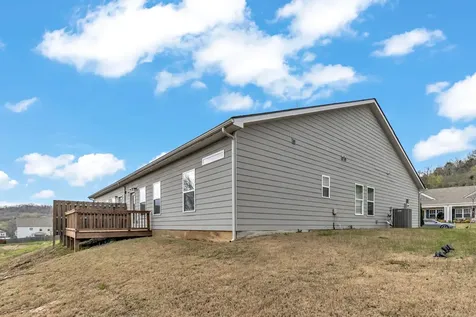 942 Millstream Dr, N Nashville TN 37218