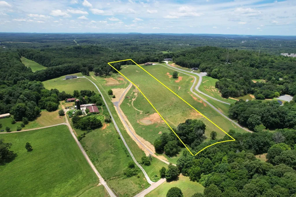 272 Hughes Road, SE Cleveland TN 37323