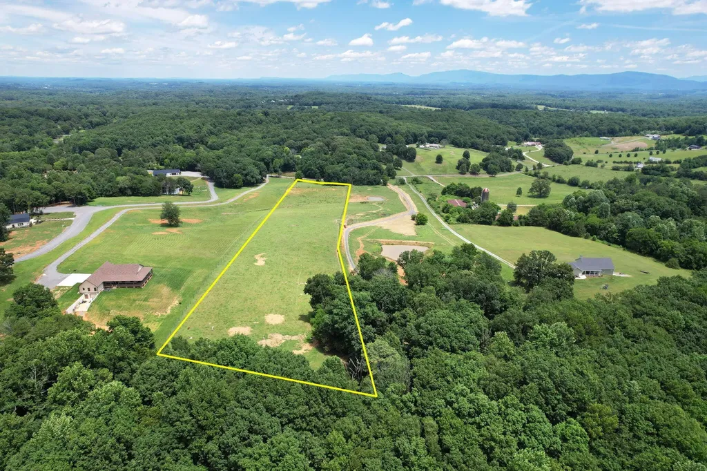 272 Hughes Road, SE Cleveland TN 37323