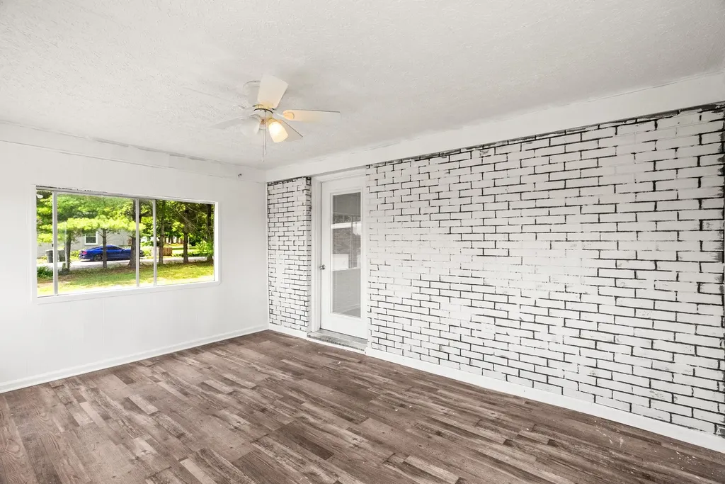 605 N Russell Street Portland TN 37148