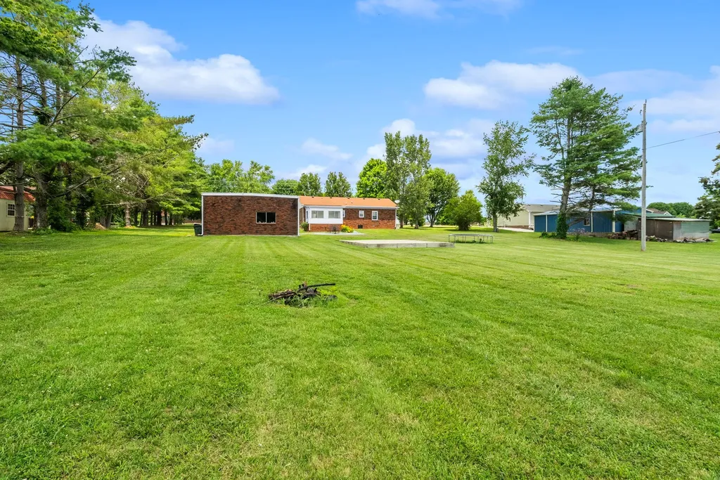 605 N Russell Street Portland TN 37148