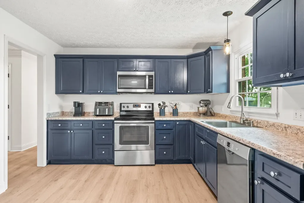 605 N Russell Street Portland TN 37148