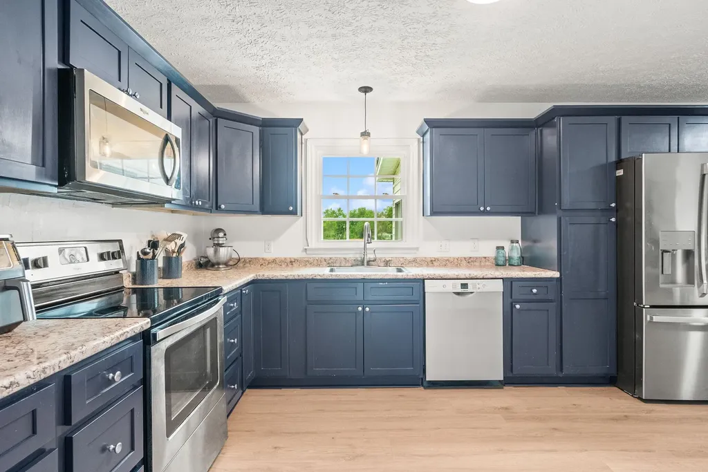 605 N Russell Street Portland TN 37148