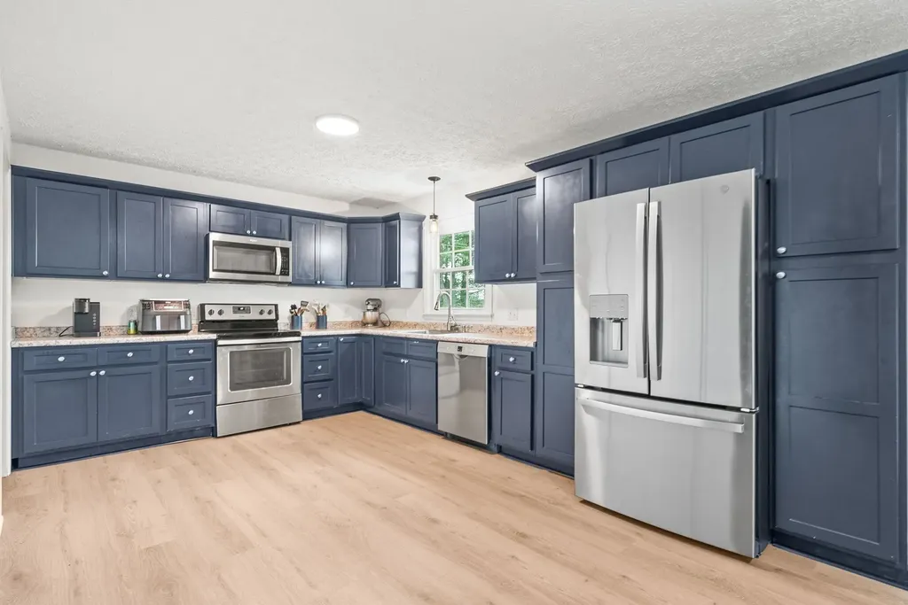 605 N Russell Street Portland TN 37148