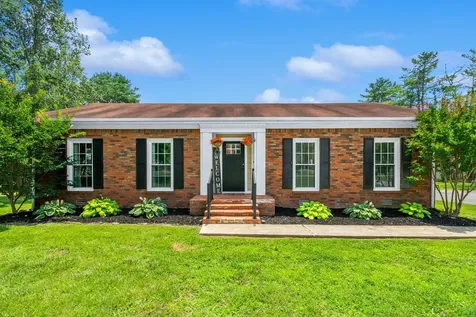 605 N Russell Street Portland TN 37148