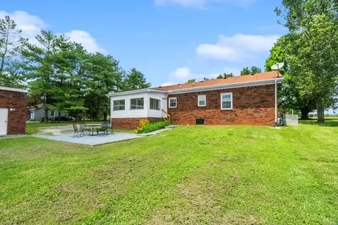 605 N Russell Street Portland TN 37148